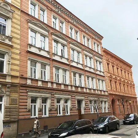 1br Right In The Center Of